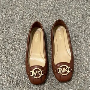 Michael Kors Brown Leather Flats. 6